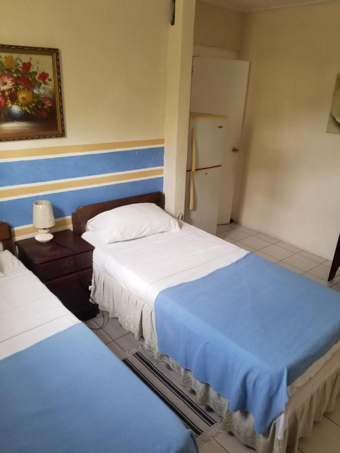 Rio Guesthouses Крайст Чърч Екстериор снимка